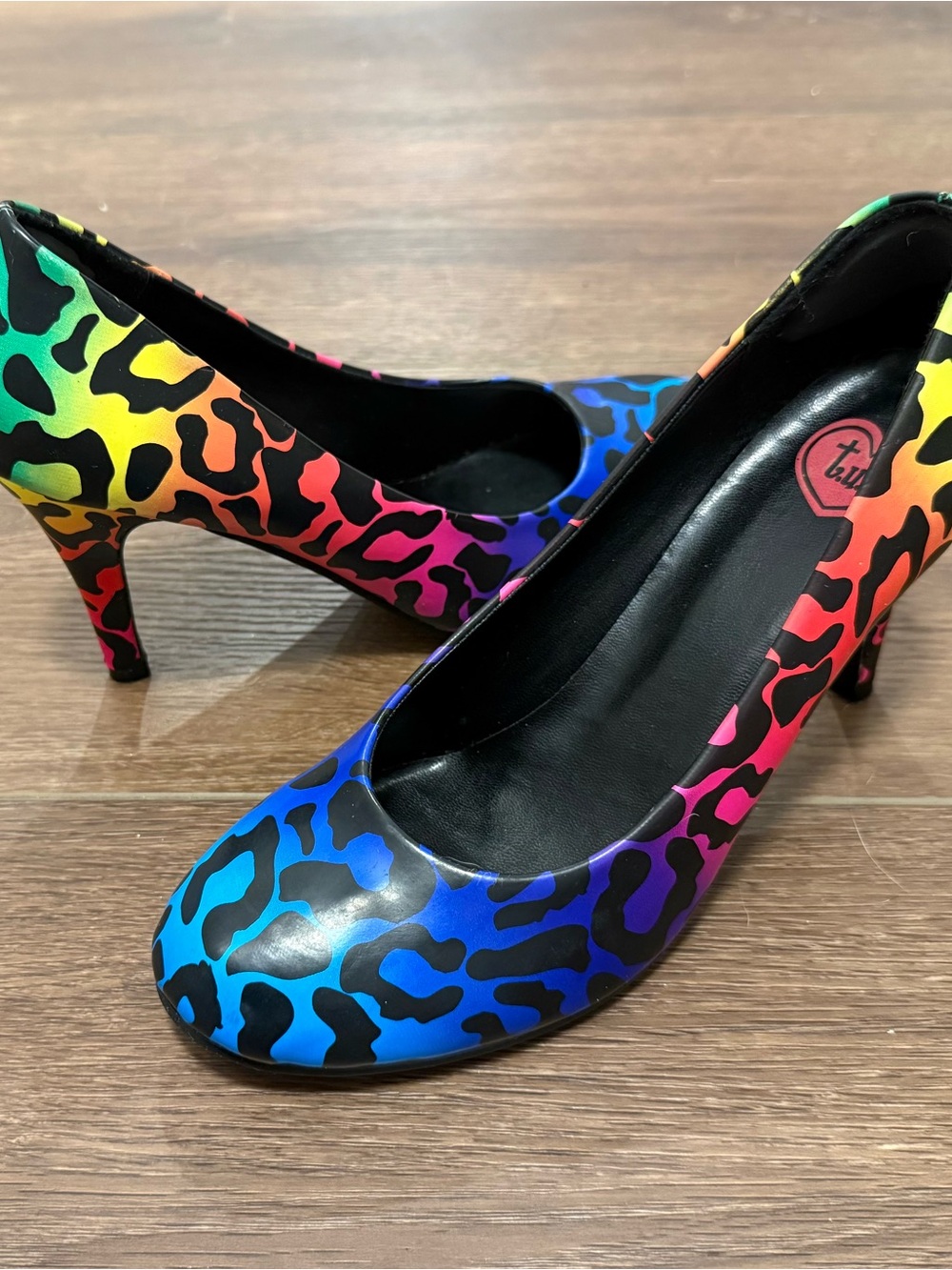 T.U.K. Rainbow Leopard Cheetah Print Heels Pumps 🖤🌈 Hot Topic